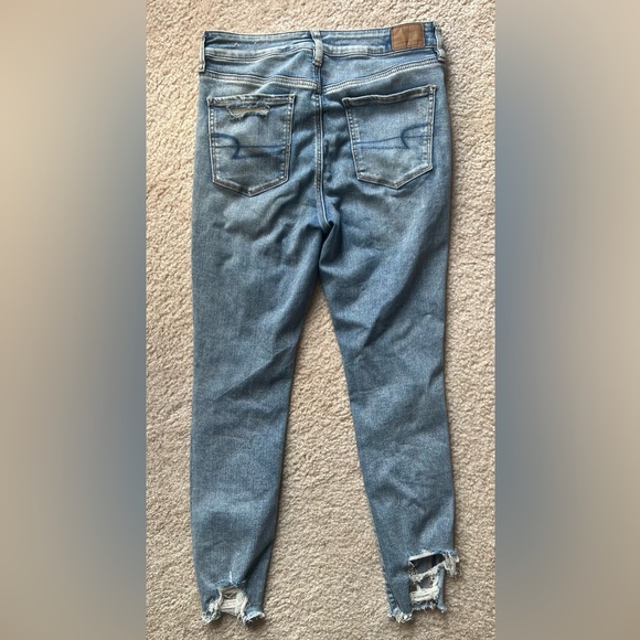 Woman’s American Eagle next level stretch ripped jeans - Picture 5 of 14